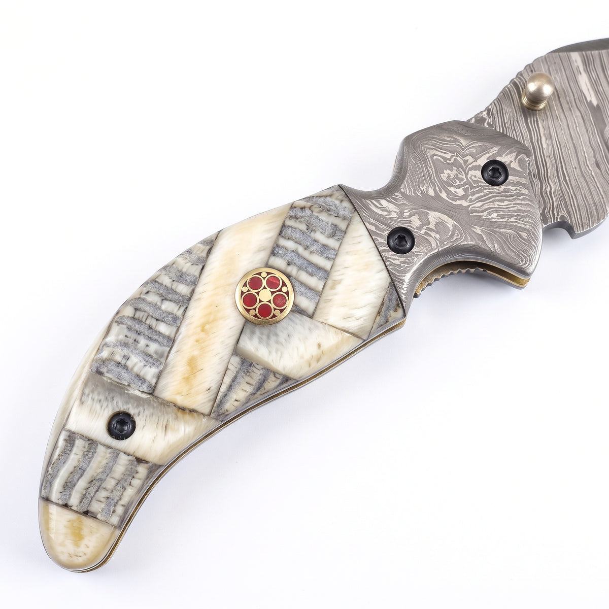 Creek 7" Damascus Pocket Knife | Ram Horn, handle and fittings close-up