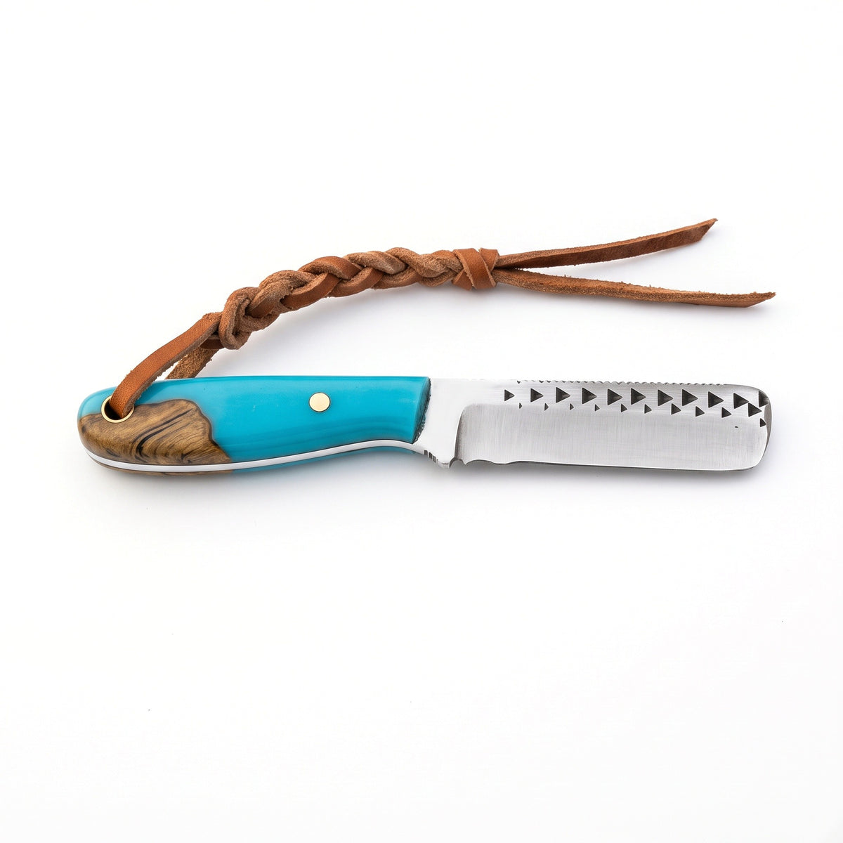 Ranch 7.2" Rasp Steel Bull Cutter | Resin & Turquoise, side profile on white