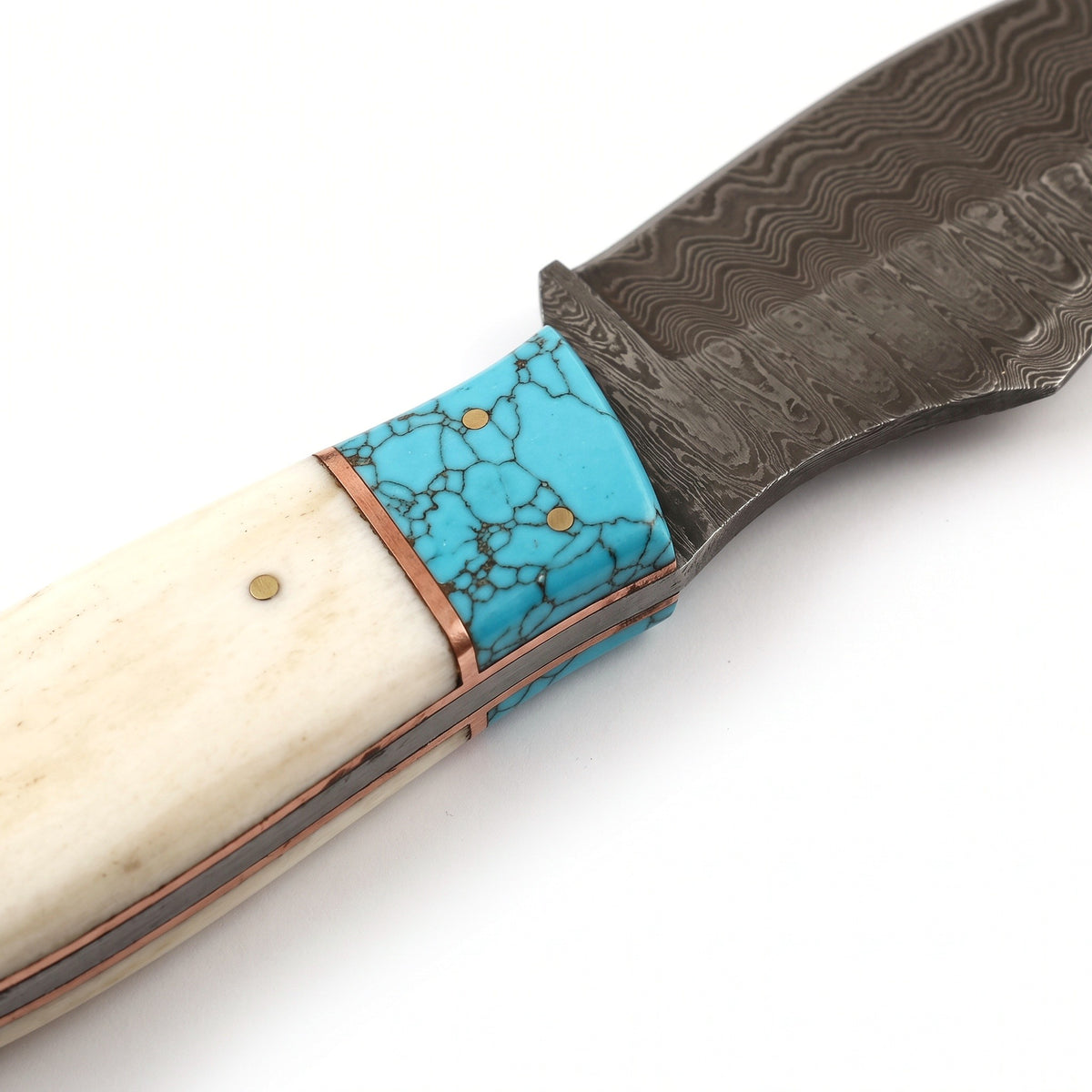 Ridgeback 8.5" Damascus Hunting Knife | Horn, handle and fittings close-up
