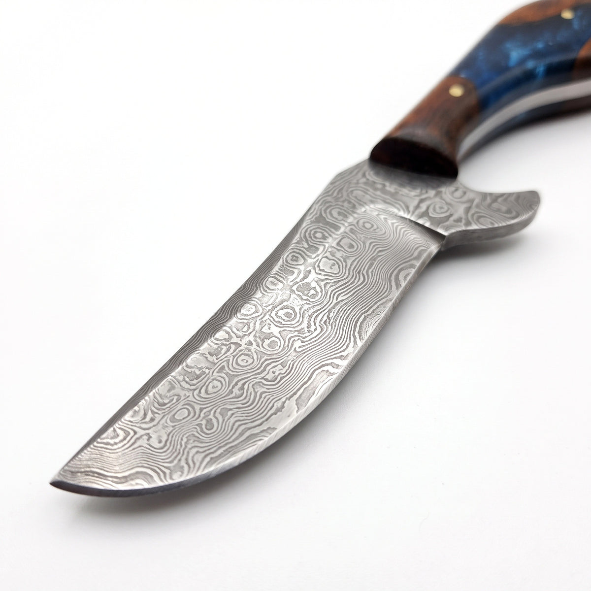 Ridgeback 8.5" Damascus Hunting Knife | Resin, Damascus blade close-up
