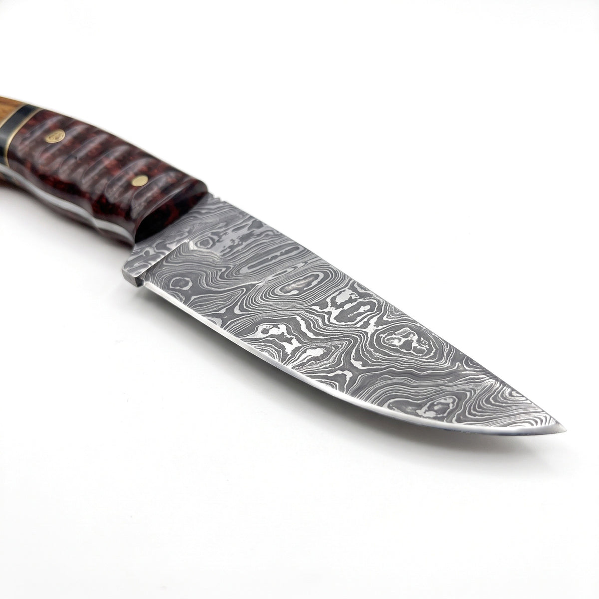 Ridgeback 9.5" Damascus Hunting Knife | Walnut & Brass, Damascus blade close-up