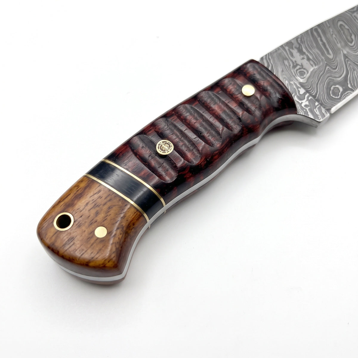 Ridgeback 9.5" Damascus Hunting Knife | Walnut & Brass, handle and fittings close-up