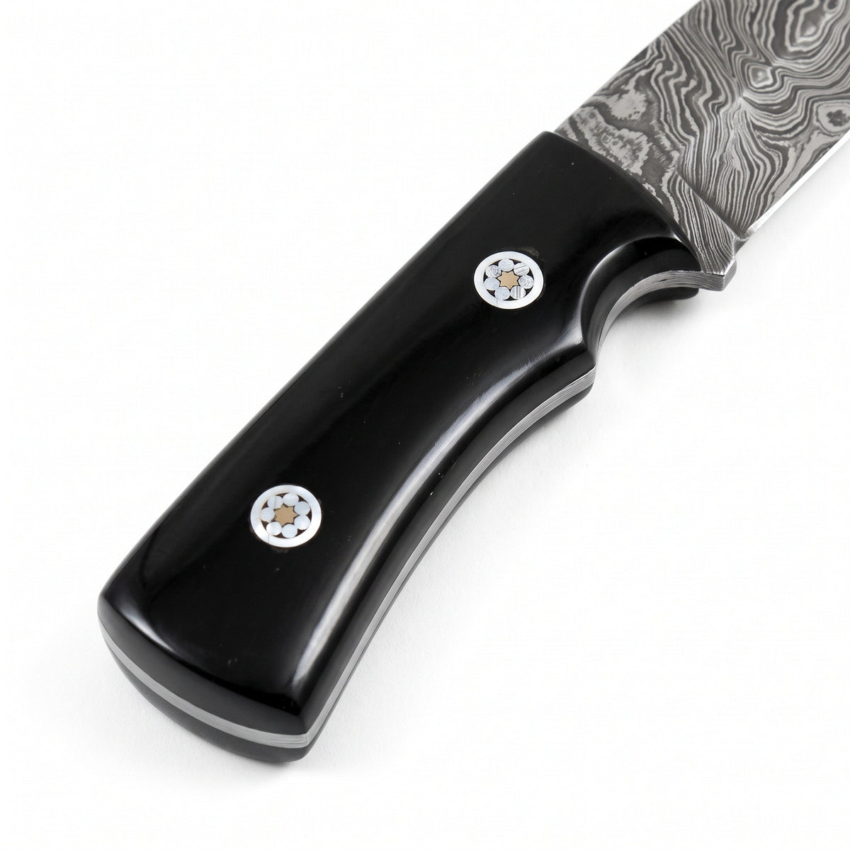 Timber 8.5" Damascus Bushcraft Knife | Buffalo Horn, handle and fittings close-up