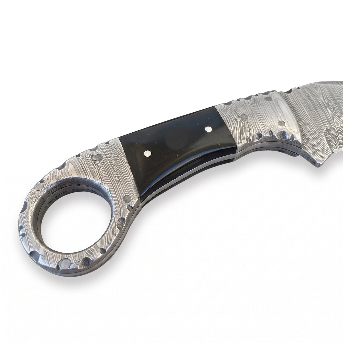 Trailhead 7.5" Damascus Skinning Knife | Buffalo Horn, handle and fittings close-up