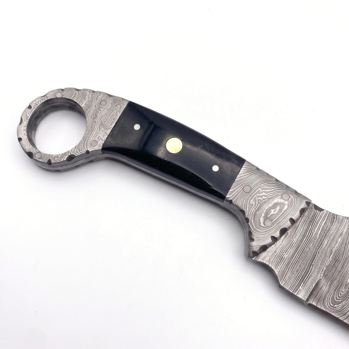 Trailhead 9" Damascus Skinning Knife | Buffalo Horn, handle and fittings close-up